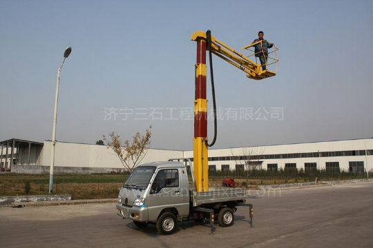 點擊查看詳細信息<br>標題：小型高空作業(yè)車 閱讀次數：3582