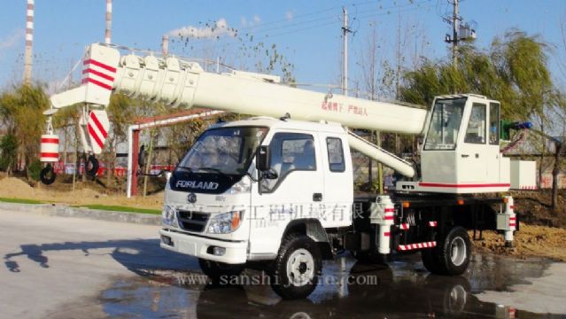 點擊查看詳細信息<br>標題：8噸汽車吊 閱讀次數(shù)：3560
