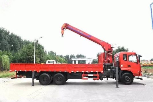 點擊查看詳細信息<br>標題：10噸東風隨車吊 閱讀次數(shù)：2226