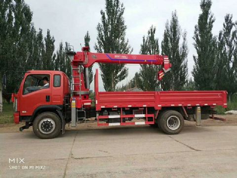 點擊查看詳細(xì)信息<br>標(biāo)題：8噸東風(fēng)隨車吊 閱讀次數(shù)：2471